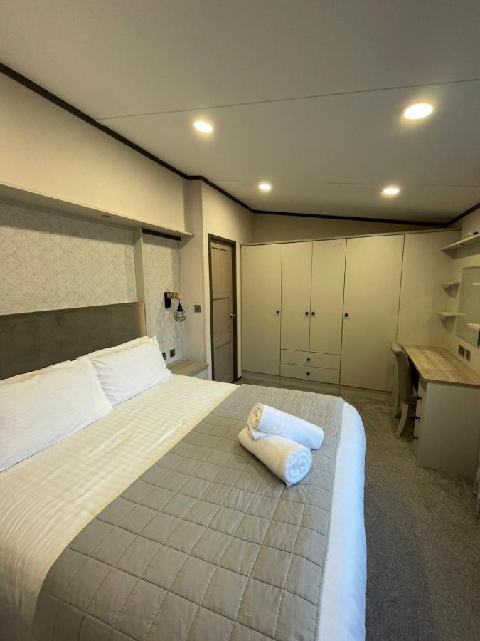 Brackencroft Lodge With Hot Tub York Esterno foto