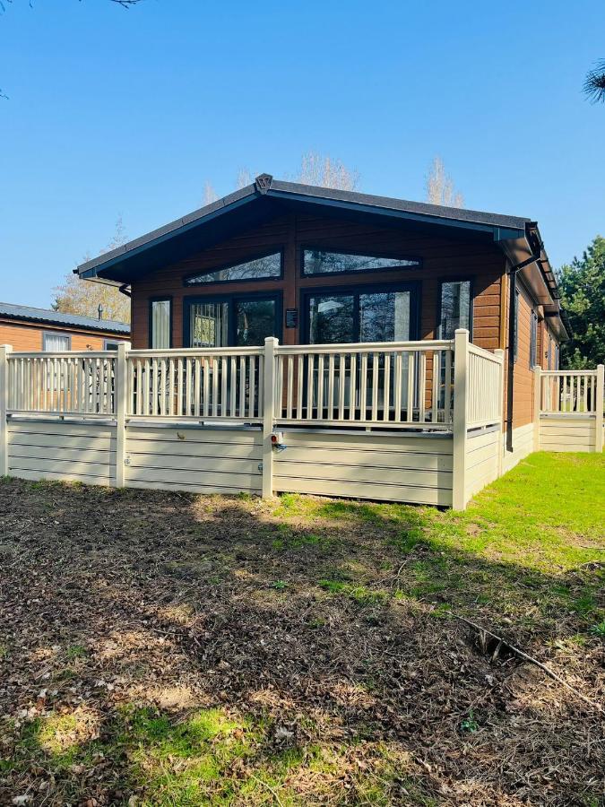 Brackencroft Lodge With Hot Tub York Esterno foto