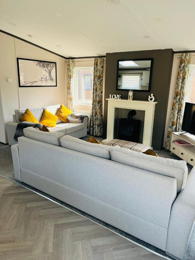 Brackencroft Lodge With Hot Tub York Esterno foto
